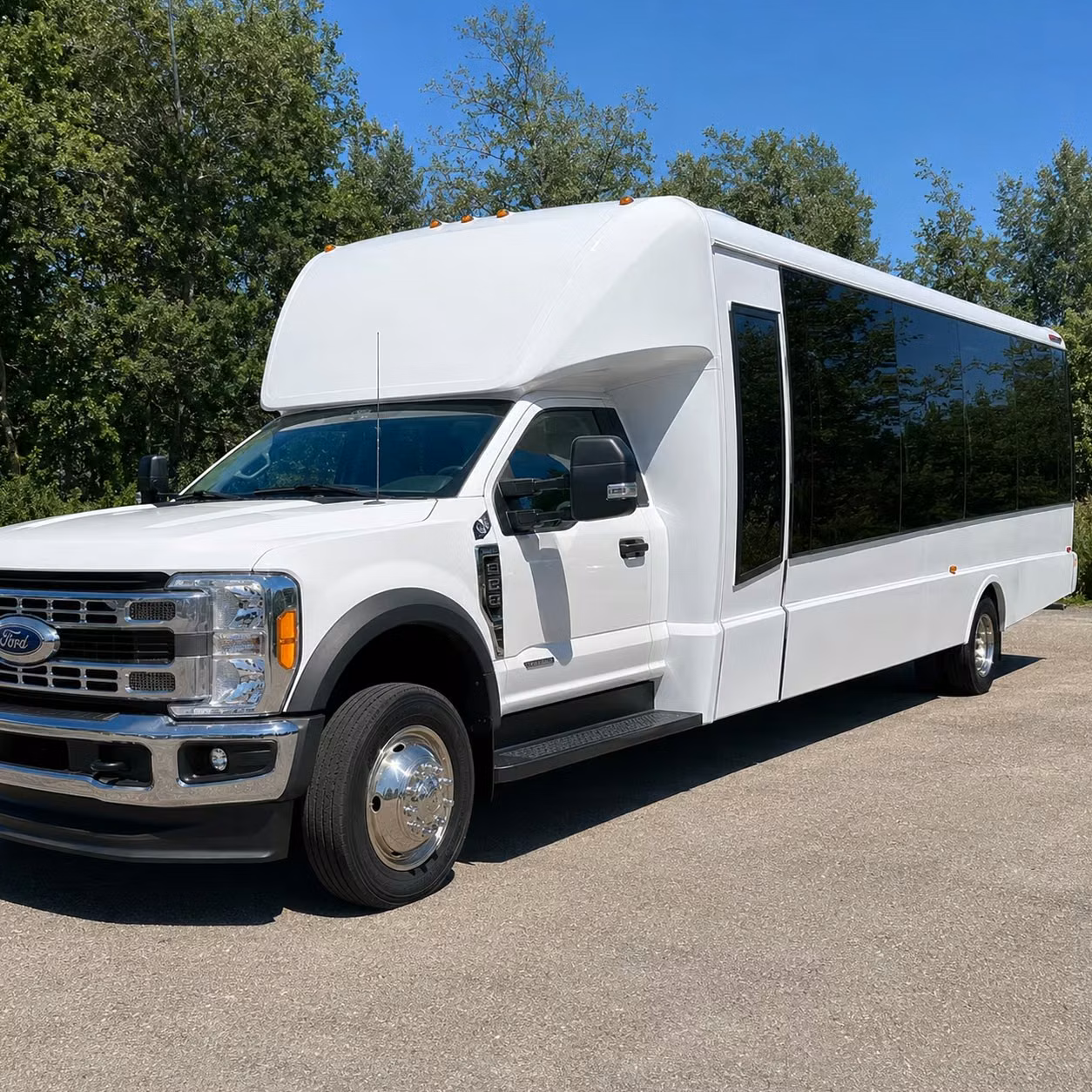 omaha 15 passenger minibus rental